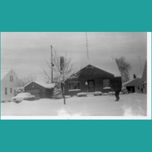 12_Rob_Kish_Shoveling_Prospect_St_Flint_MI_Feb_1968_w.jpg