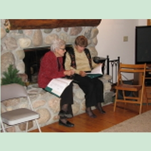 014_XMAS_2012_Scotts_Carols-Aunt_Liz_&_Arlene_W.JPG