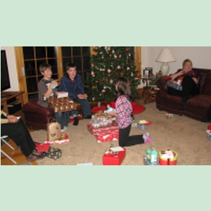 055_XMAS_2012_Scotts_Presents_W.jpg