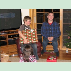 071_XMAS_2012_Scotts_Presents_W.jpg